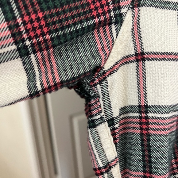 J. Crew men’s Flannel red and green plaid size Large Slim. - Picture 3 of 4